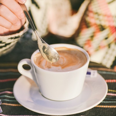 boss-fight-free-stock-images-photography-photos-high-resolution-coffee-tea-latte-woman-stir-960x641.jpg